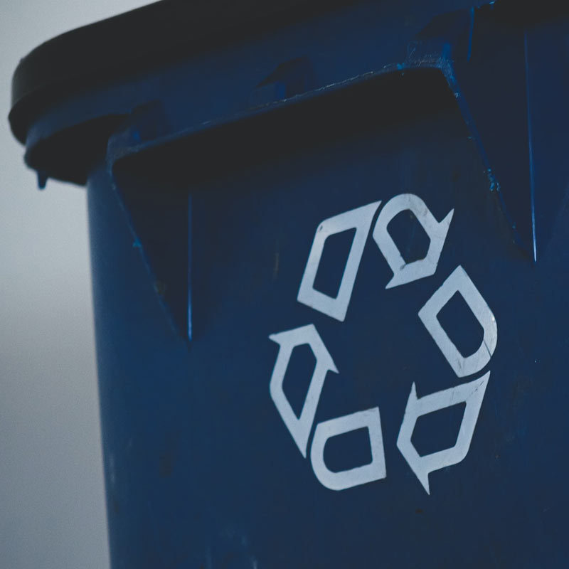 Raivaussiivous kierrätysastia