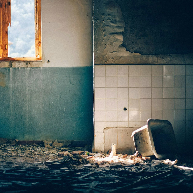 Vesivahinko, vaurioitunut kylpyhuone